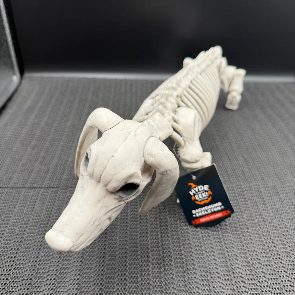 Hyde & EEK Halloween Dachshund Skeleton Dog Prop Indoor Outdoor Missing Tail